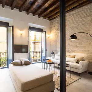 Oak & Sandstone - Space Maison Sevilla